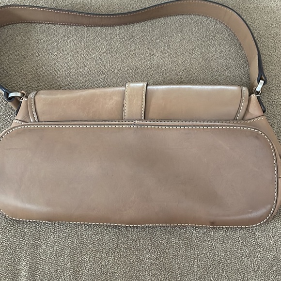 VINTAGE FOSSIL 25082 GENUINE LEATHER BROWN SHOULDER BAG PURSE - Picture 3 of 11